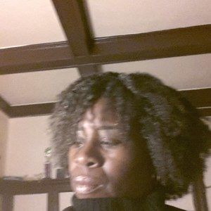 Meet your Posher, Yvette